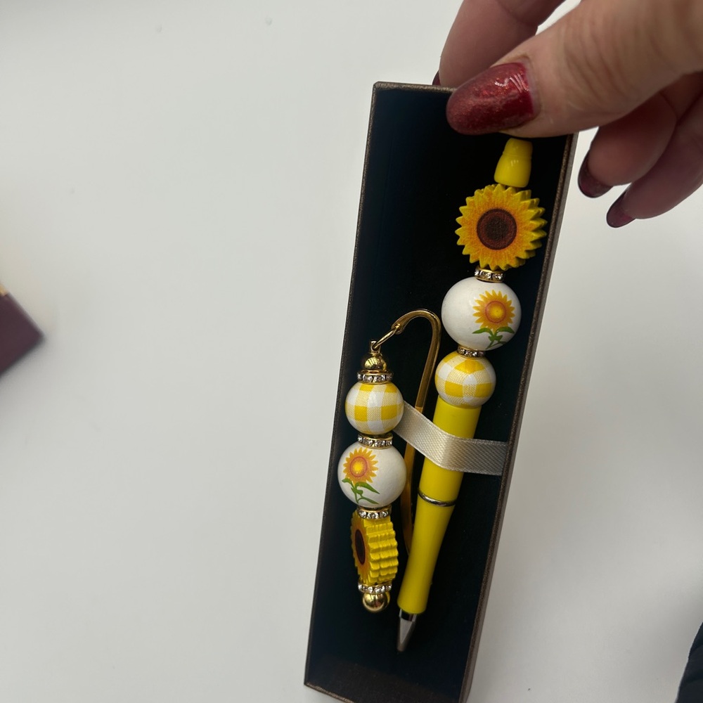 Yellow and Gold Sunflower Pen and Bookmark Set - Picture 6 of 6